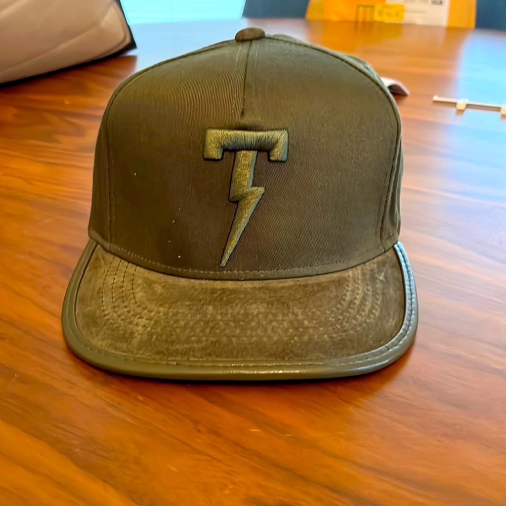 Tackma hat